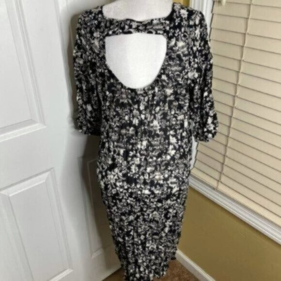 NWOT Roaman’s Floral Crinkle Dress - Picture 4 of 5